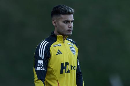 Fausto Vera durante treino pelo Atlético em 19 de maio de 2025, na Cidade do Galo