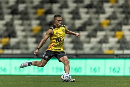 Cuello, do Atlético, durante treinamento na Arena MRV