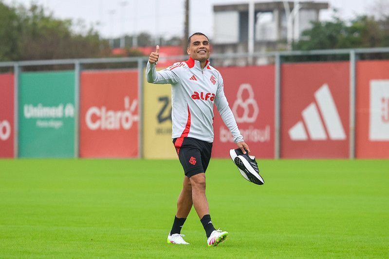 Gabriel Mercado evolui em tratamento de lesão e vai a campo no Inter