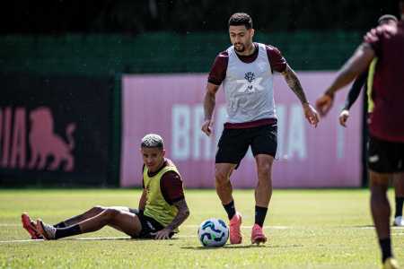 Jogadores do Vitória durante treino