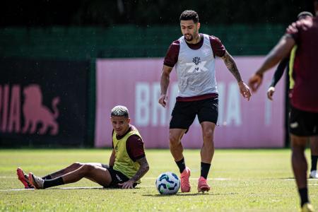 Jogadores do Vitória durante treino