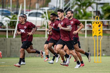 Jogadores do Vitória durante treino da equipe