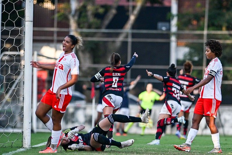 Flamengo goleia Inter e chega a seis jogos invicto no Brasileiro Feminino