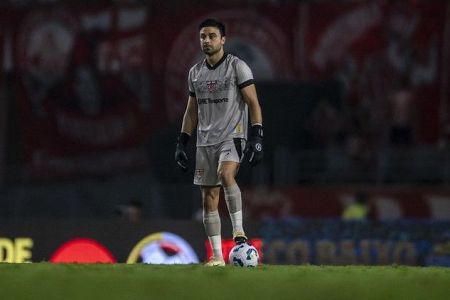 Matheus Albino em campo pelo CRB