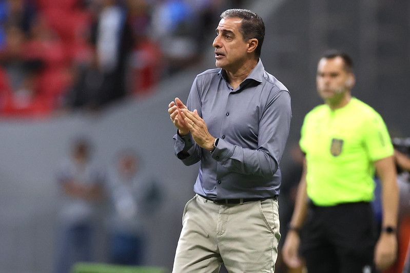 Com reservas, Botafogo perde do Capital-DF, mas avança na Copa do Brasil