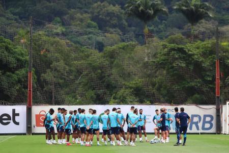 Flamengo divulga lista de relacionados para enfrentar o Palmeiras, neste domingo (25)