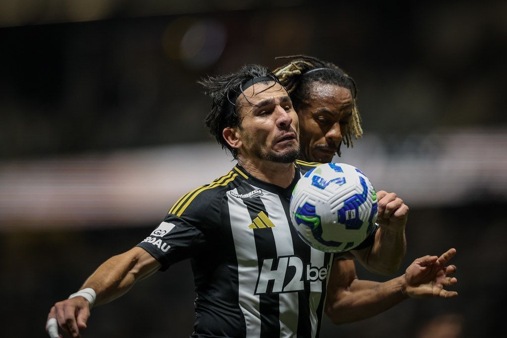 Atlético desperdiça chances, empata com Corinthians e cai uma posição no Brasileiro