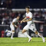 Presidente do São Paulo abre o jogo sobre Oscar após alterações cardiológicas