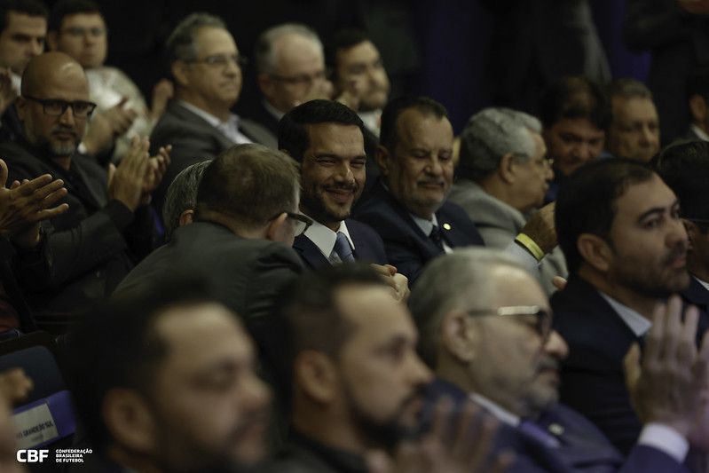 Presidente da CBF revela contato com Ancelotti e como será trabalho do treinador