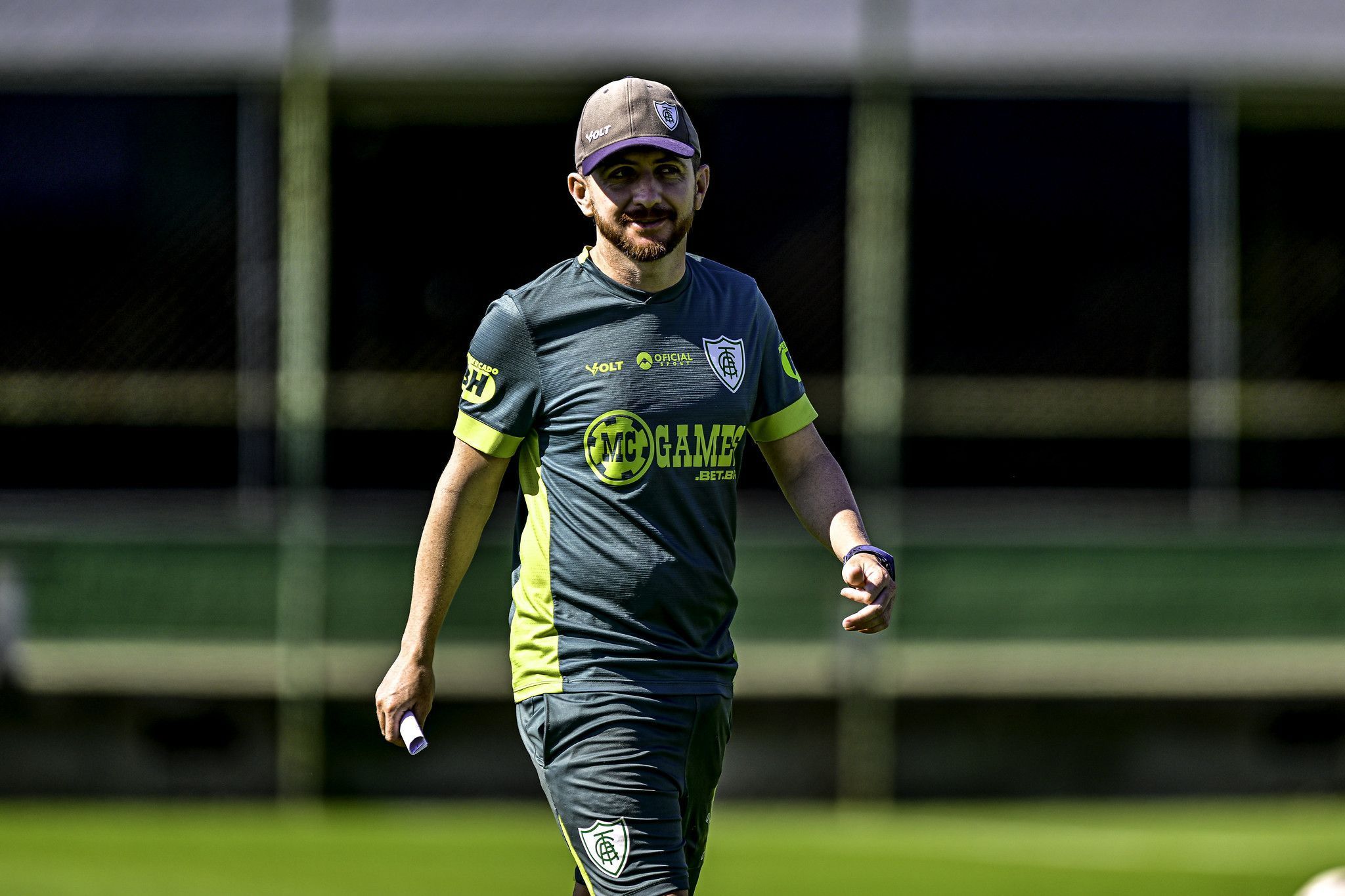 William Batista tem cargo ameaçado e pode deixar o América; saiba detalhes