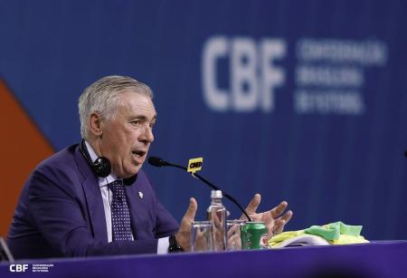 Carlo Ancelotti em sua primeira entrevista coletiva como técnico da Seleção Brasileira