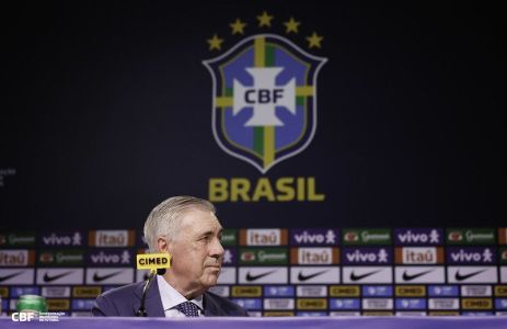 Carlo Ancelotti durante entrevista coletiva de apresentação, nesta segunda-feira (26)