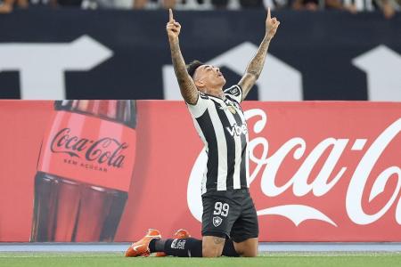 Fotos do jogo entre Botafogo e Universidad de Chile pela Libertadores