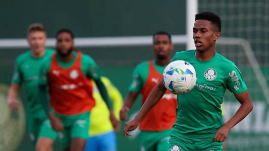 Estêvão no último treino do Palmeiras antes da despedida no Allianz Parque