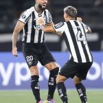 Titular do Botafogo 'correu risco' de perder o Mundial contra a Universidad de Chile
