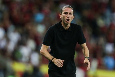 O técnico Filipe Luís durante a partida entre Flamengo e Deportivo Táchira, no Maracanã, pela Libertadores