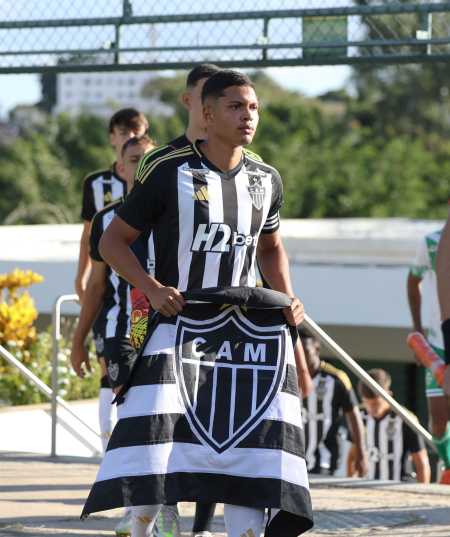 Renan Santana, capitão do Atlético Sub-20