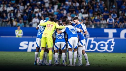 Jogadores do Cruzeiro em jogo no Mineirão