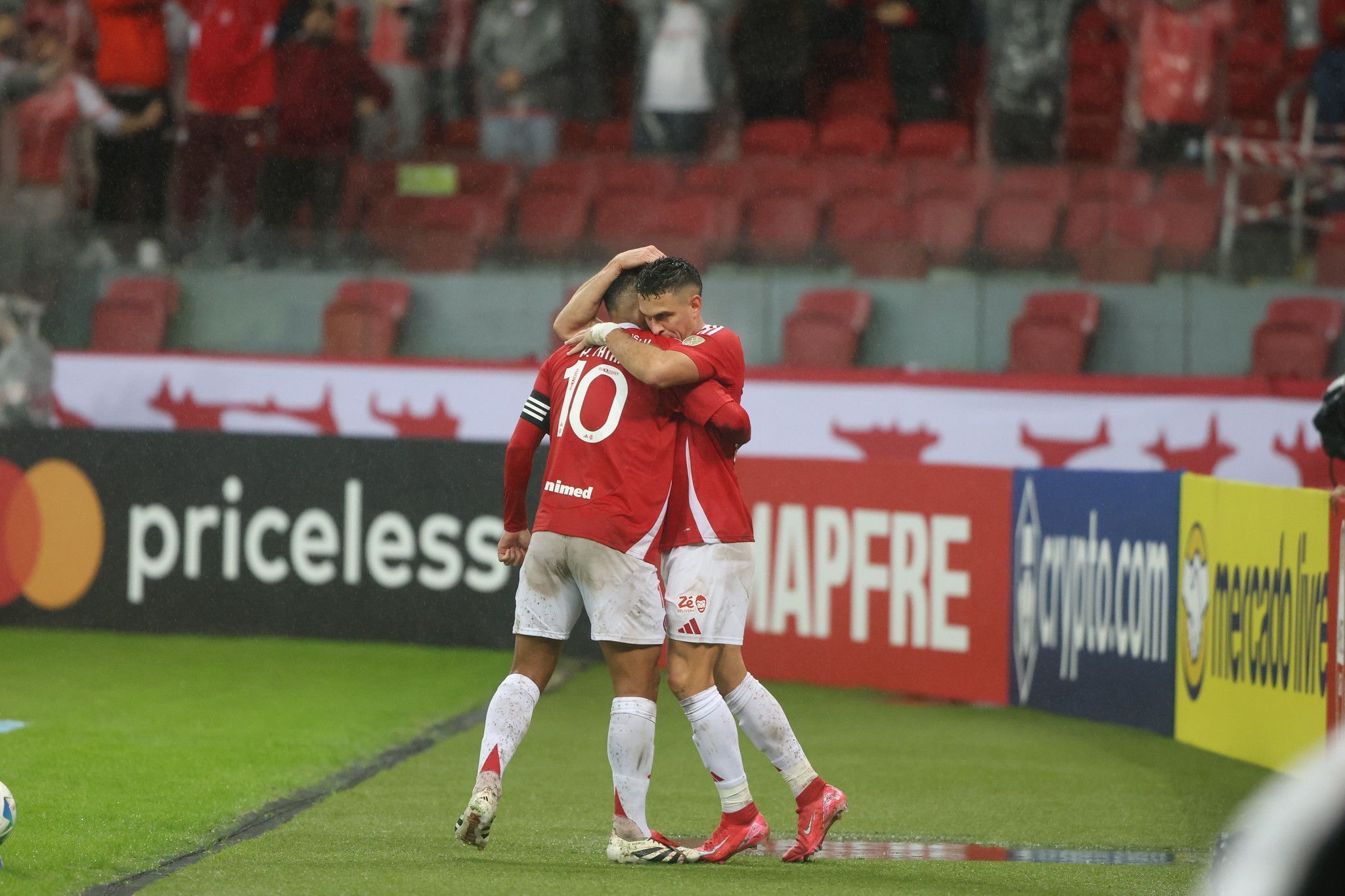 Borré revela sacrifício, e Alan Patrick celebra 'dever de casa' do Internacional