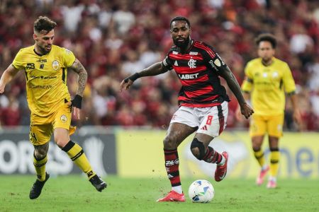 Flamengo x Deportivo Táchira: o capitão Gerson em ação no Maracanã