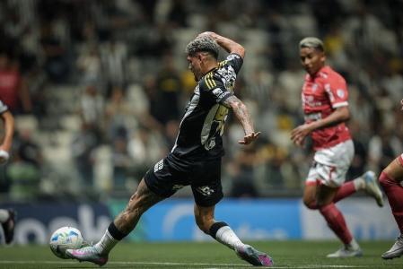 Rubens em ação pelo Atlético