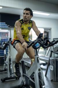 Junior Alonso em regenerativo no centro de treinamento do Atlético