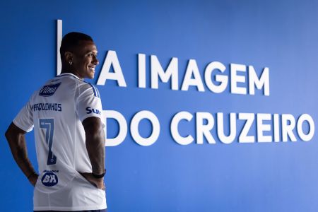 Compra de Marquinhos foi anunciada pelo Cruzeiro nesta segunda (9)
