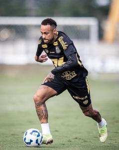 Neymar em treinamento pelo Santos no CT Rei Pelé