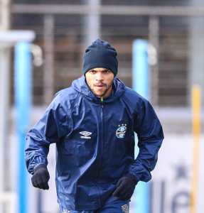Braithwaite sofreu um entorse no tornozelo contra o Juventude
