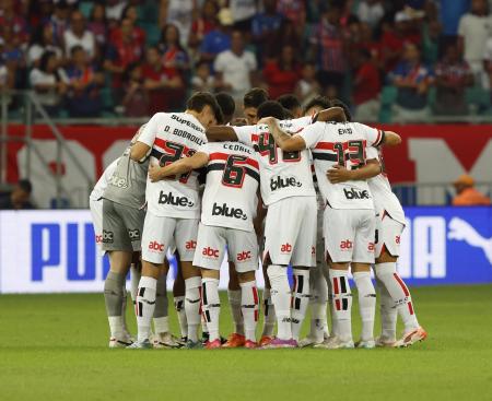 Time do São Paulo reunido para jogo do Brasileirão de 2025