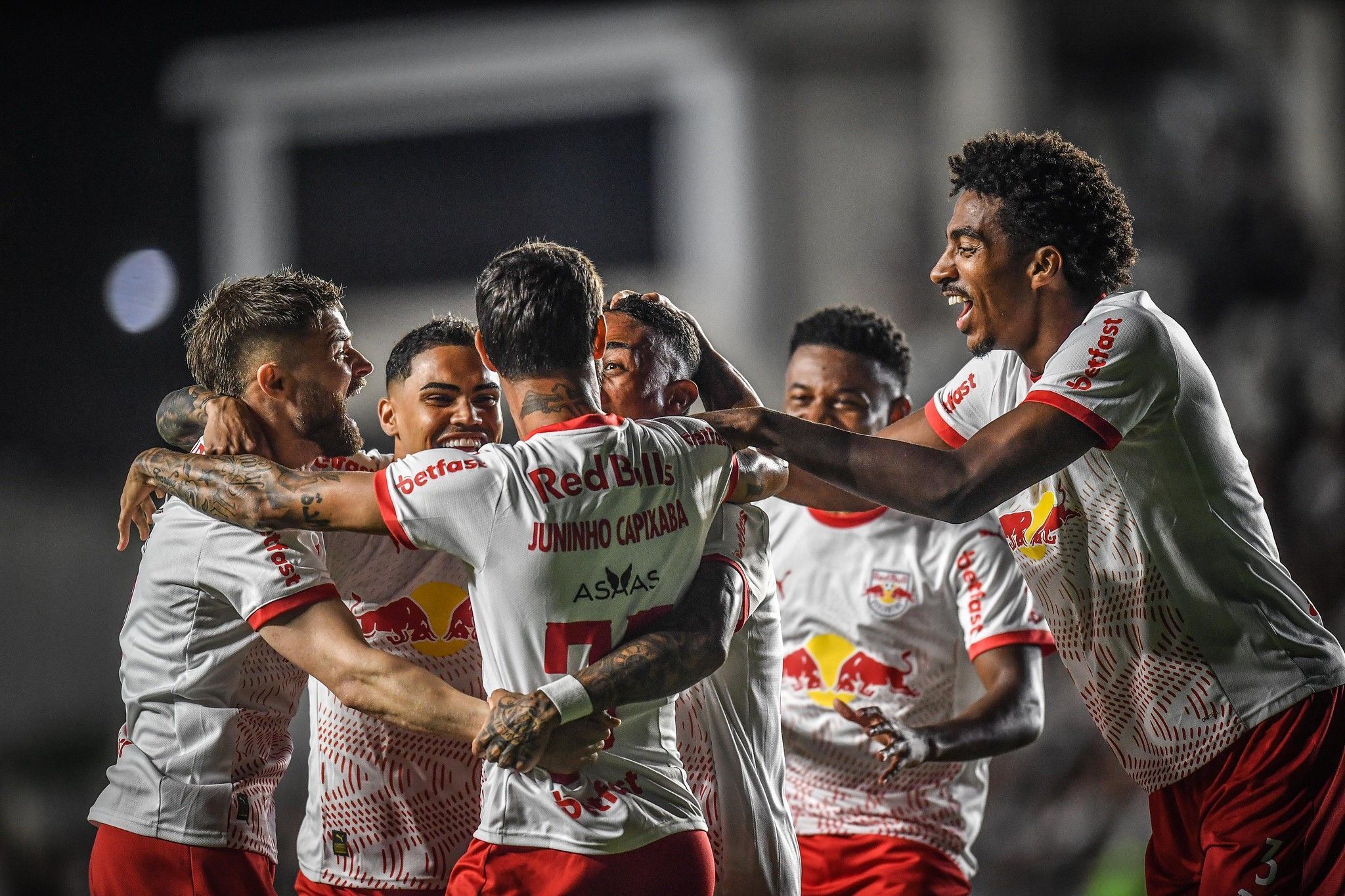 Bragantino dorme líder do Brasileiro e coloca pressão sobre Palmeiras, Flamengo e Cruzeiro