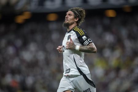 Lyanco em ação pelo Atlético