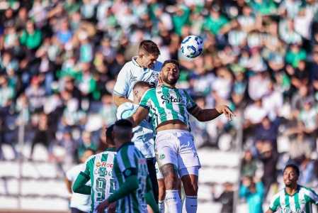 No Alfredo Jaconi, o Grêmio venceu o Juventude por 2 a 0