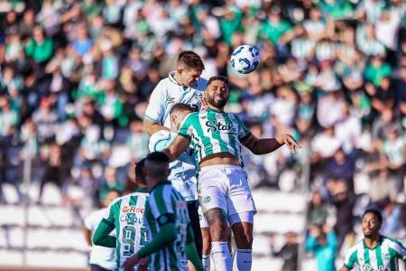 No Alfredo Jaconi, o Grêmio venceu o Juventude por 2 a 0