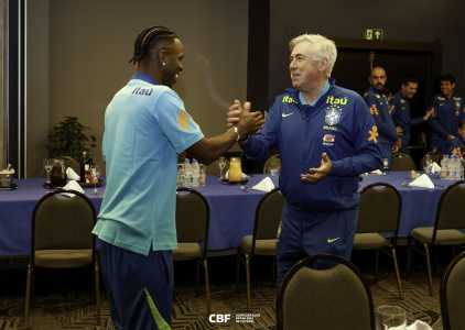 Vini Jr e Carlo Ancelotti se reencontraram na Seleção Brasileira