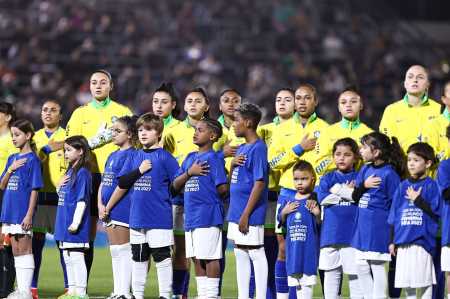 Seleção Brasileira Feminina antes de jogo contra o Japão em junho de 2025