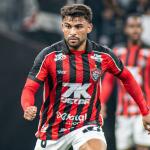 Vitória segura volante e frustra investida da Europa com renovação