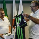 Presidente do América garante permanência de Enderson Moreira