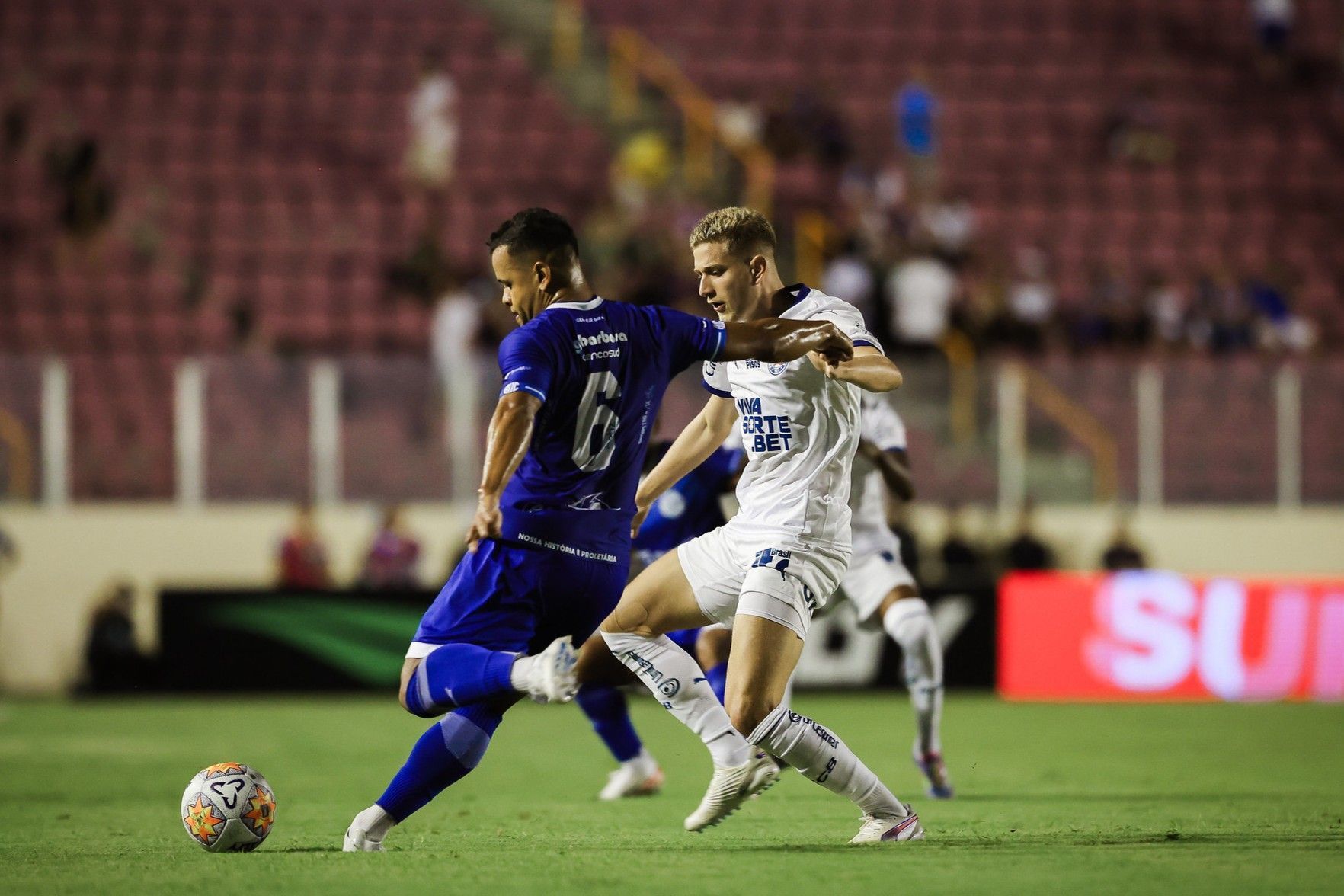 Confiança supera os garotos do Bahia e entra no G4 da Copa do Nordeste