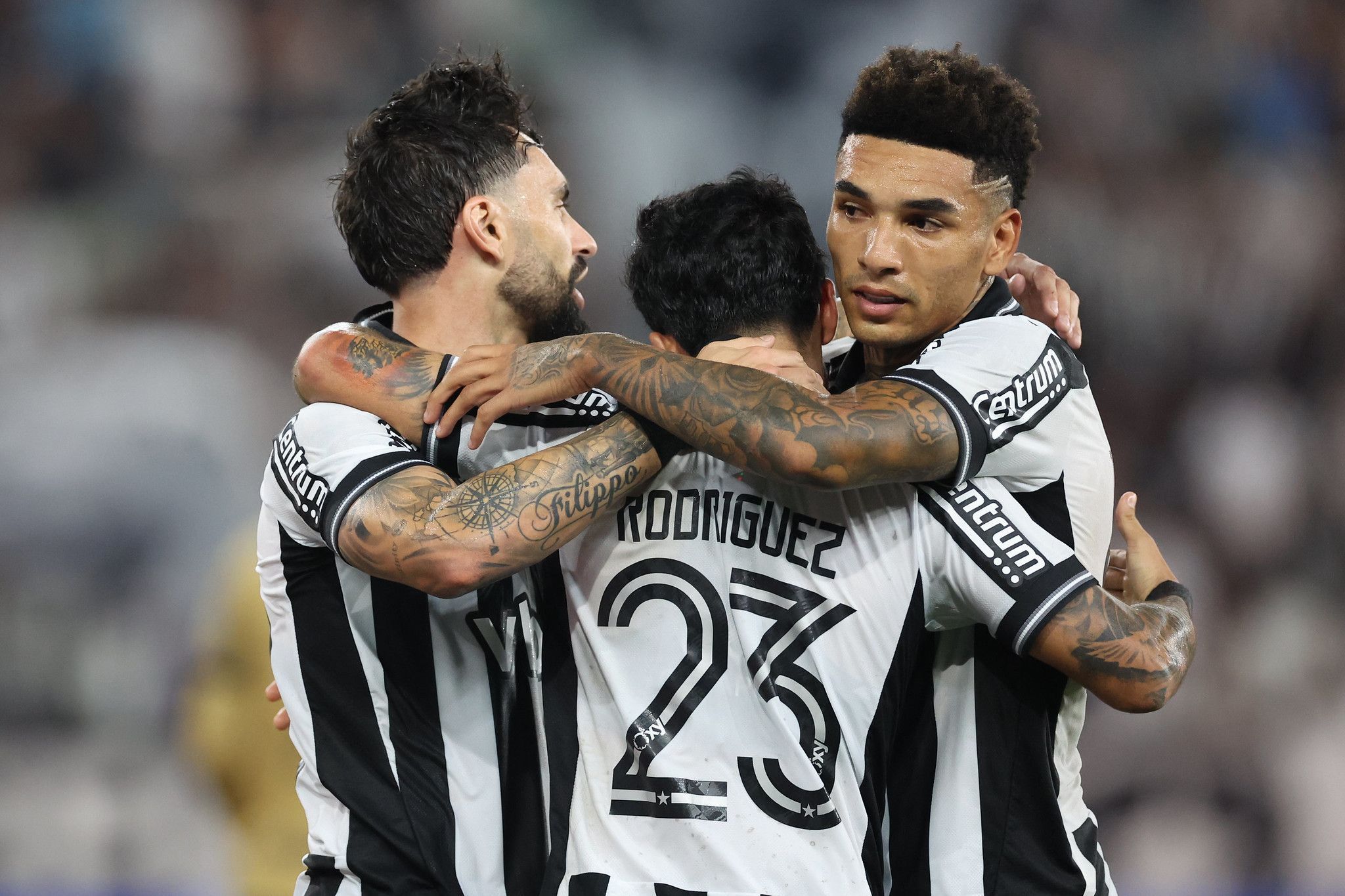 Antes do Mundial, Botafogo vence o Ceará e entra no G6 do Brasileirão