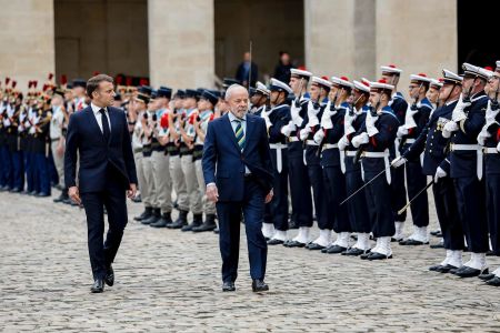 Presidente da República, Luiz Inácio Lula da Silva e Presidente da França, Emmanuel Macron, durante Cerimônia oficial de boas-vindas