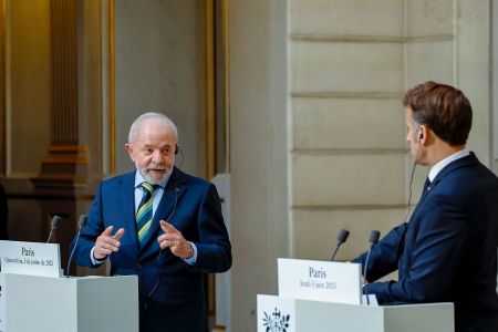 Presidente da República, Luiz Inácio Lula da Silva e Presidente da França, Emmanuel Macron, durante declaração conjunta à imprensa