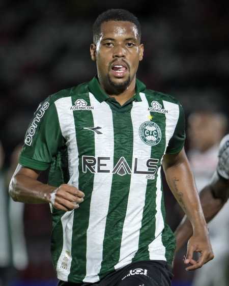 Iury Castilho estreou pelo Coritiba na última quinta-feira (5)