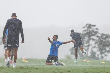 Jogadores do Bahia durante treino na manhã dessa sexta-feira (6)