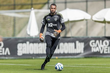 Everson durante treino do Atlético na Cidade do Galo