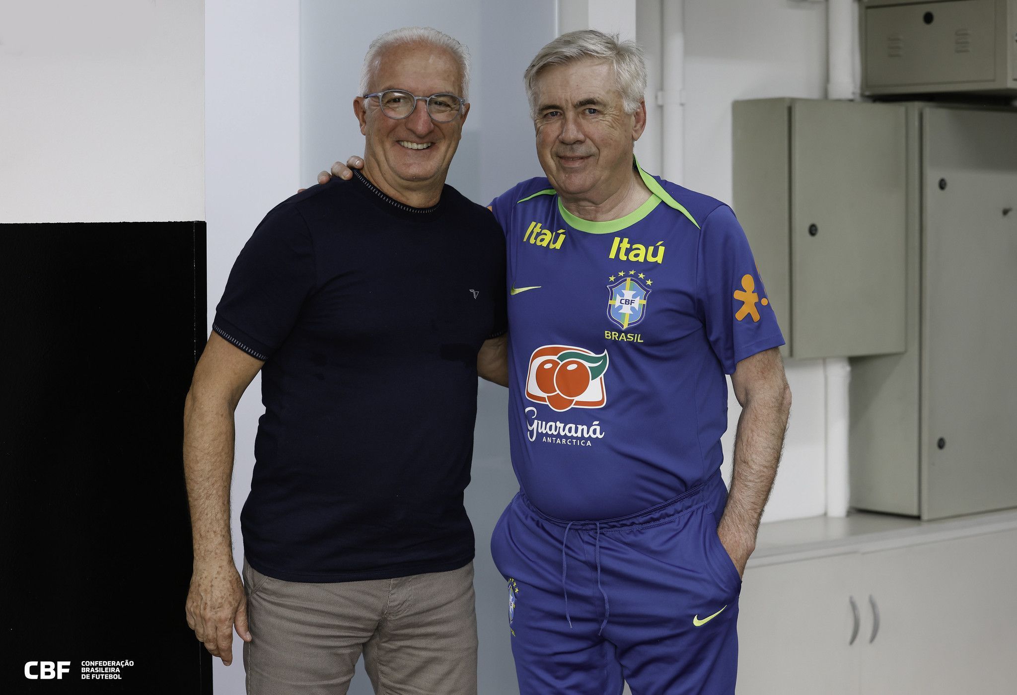 Seleção: Ancelotti e Dorival se encontram e conversam no CT do Corinthians