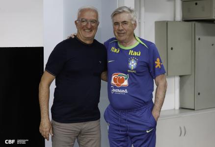 Dorival (à esquerda) e Ancelotti (à direita), no CT Joaquim Grava