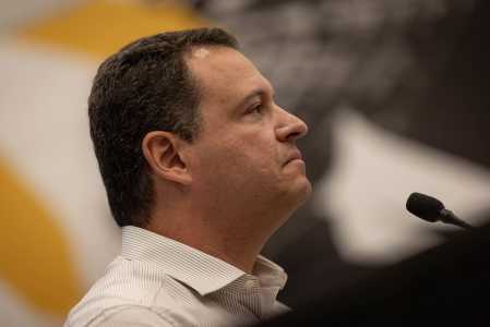 Rafael Menin durante entrevista coletiva na Arena MRV