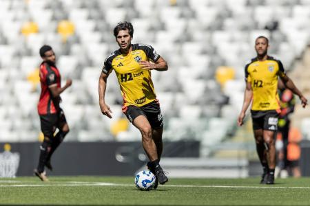 Igor Rabello em jogo-treino do Atlético contra o Paulista de Jundiaí