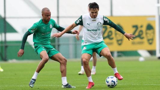 Mayke e Raphael Veiga em jogo-treino do Palmeiras